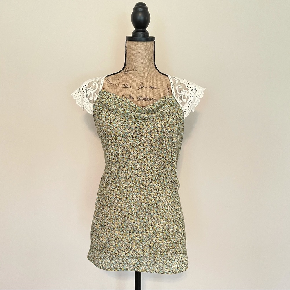 Chiffon Sleeveless Blouse with Lace Back